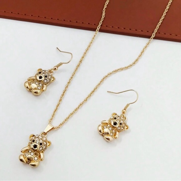Womens Set Of Teddy Bear Gold Toned Necklace And Earrings New - Picture 2 of 5